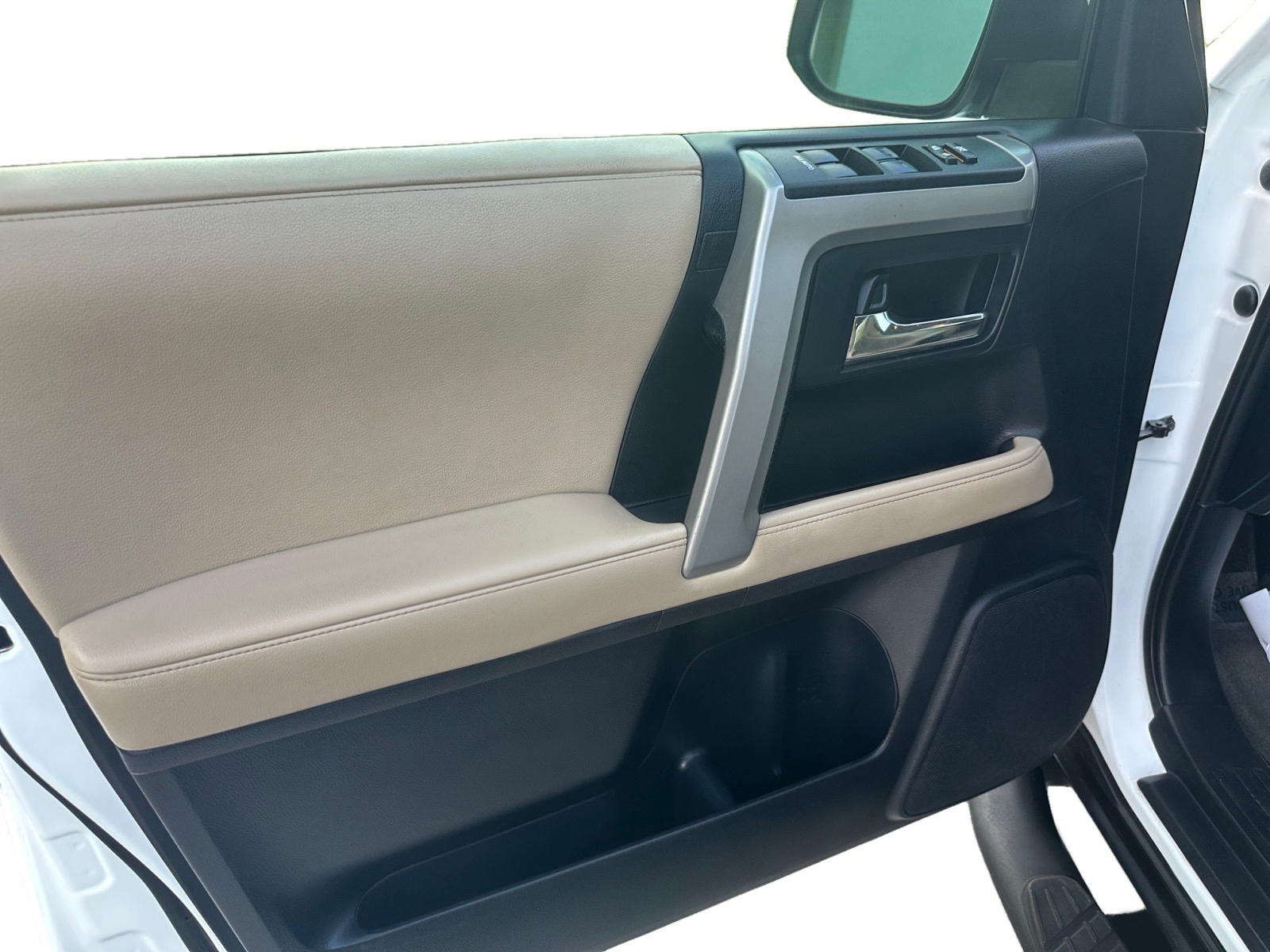 Toyota 4Runner RWD 4dr V6 SR5 Premium (Natl) 2014