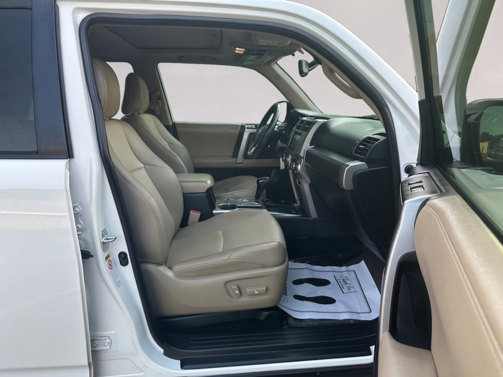 Toyota 4Runner RWD 4dr V6 SR5 Premium (Natl) 2014