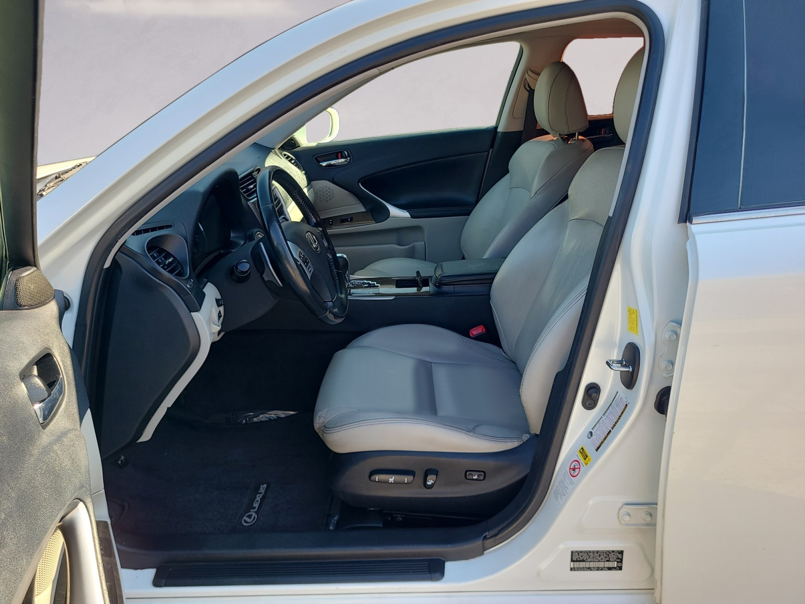 Lexus IS 250 4dr Sport Sdn Man RWD 2011