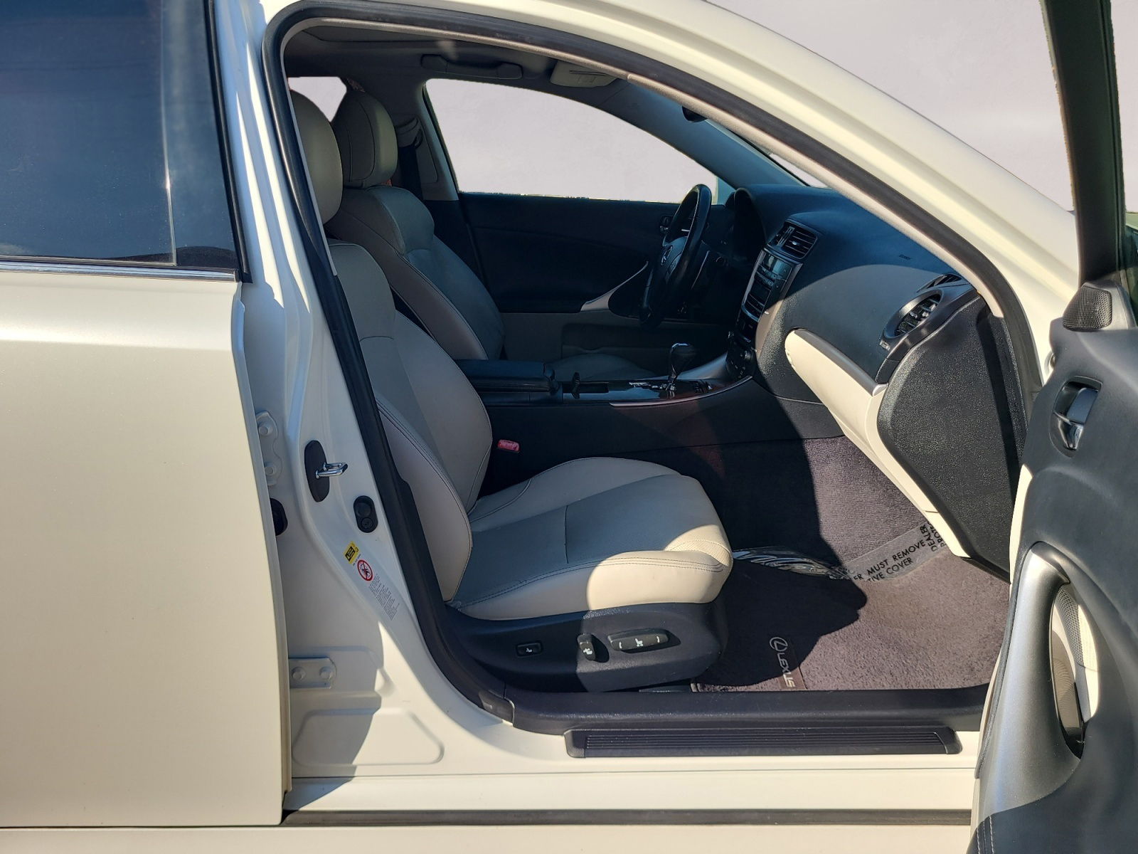 Lexus IS 250 4dr Sport Sdn Man RWD 2011