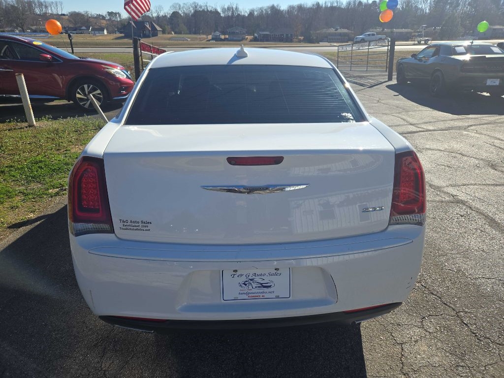 2018 Chrysler 300 Touring