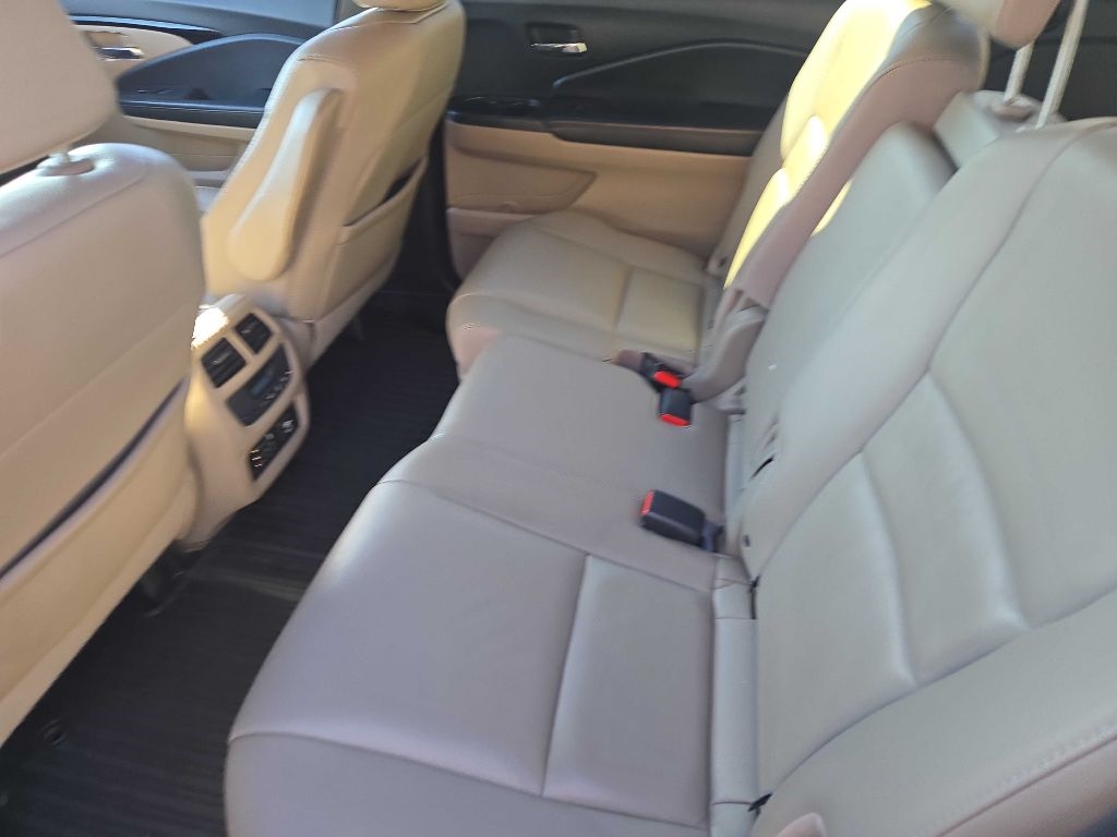 Honda Pilot Touring 2WD 2017