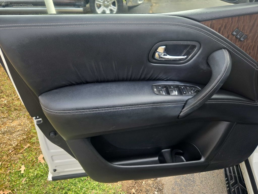 Nissan Armada Platinum 2WD 2017