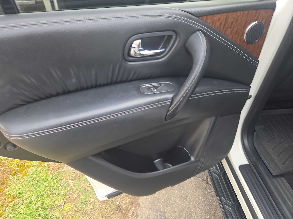 Nissan Armada Platinum 2WD 2017