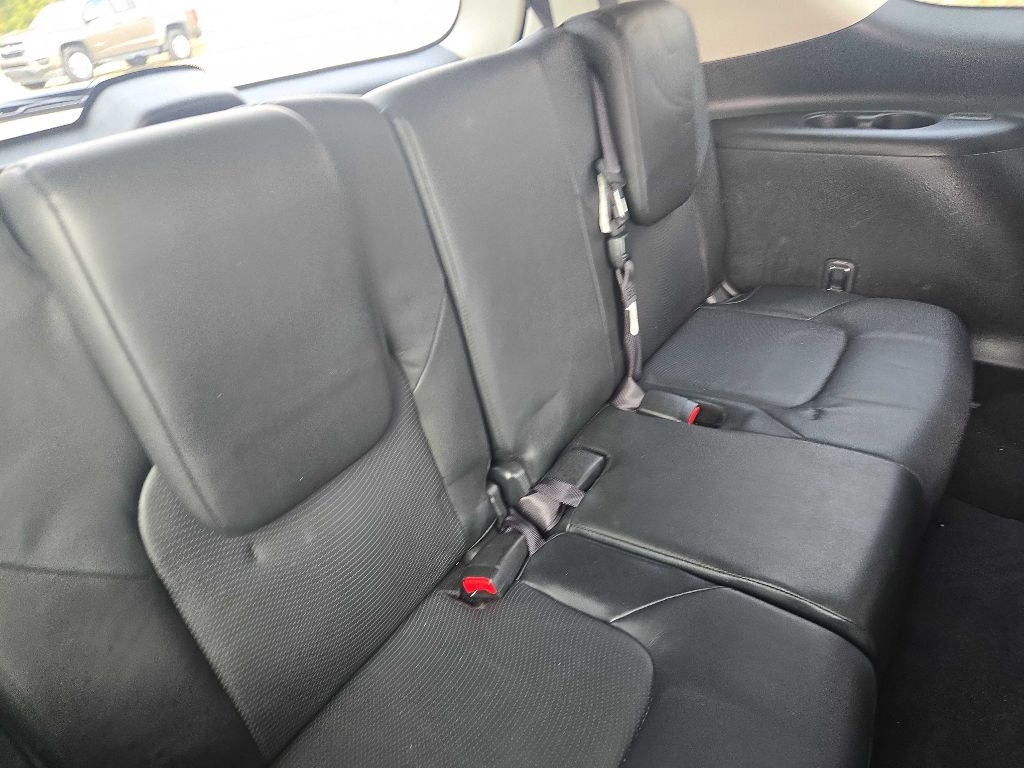 Nissan Armada Platinum 2WD 2017