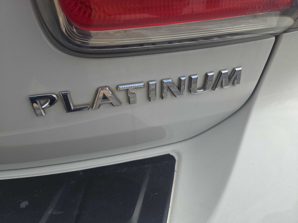 Nissan Armada Platinum 2WD 2017