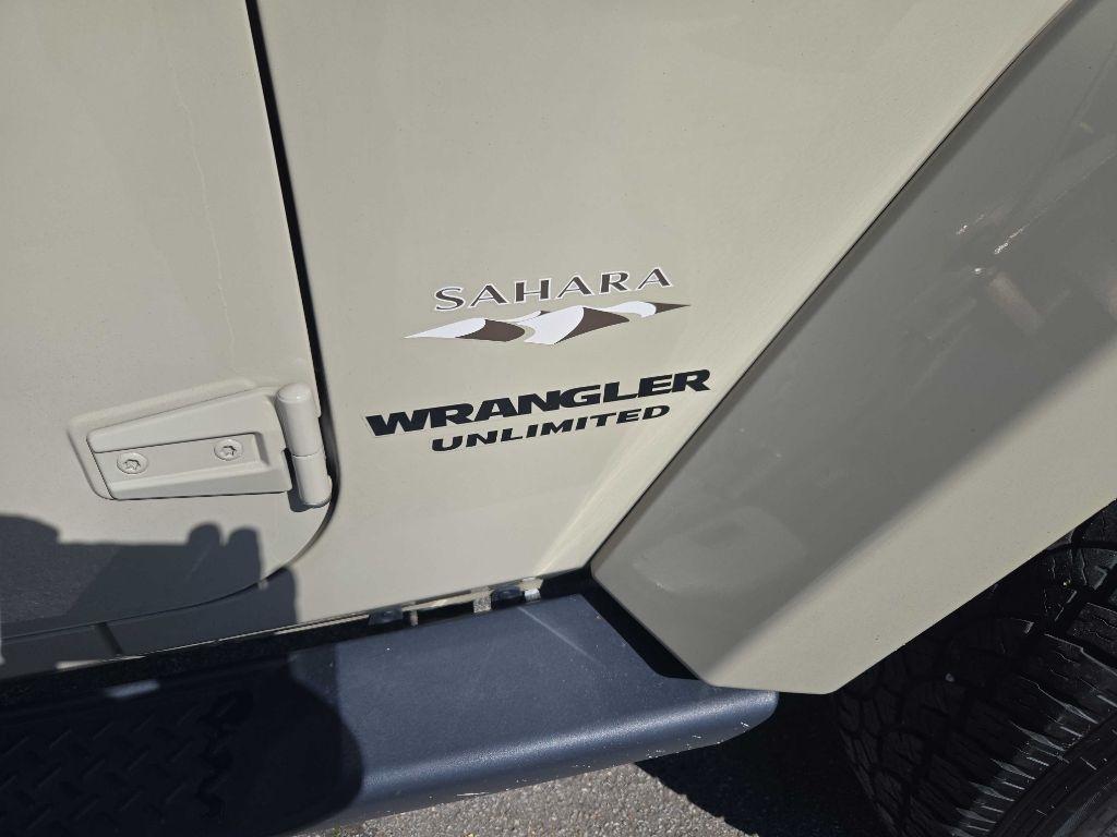 Jeep Wrangler Unlimited Sahara 4WD 2017