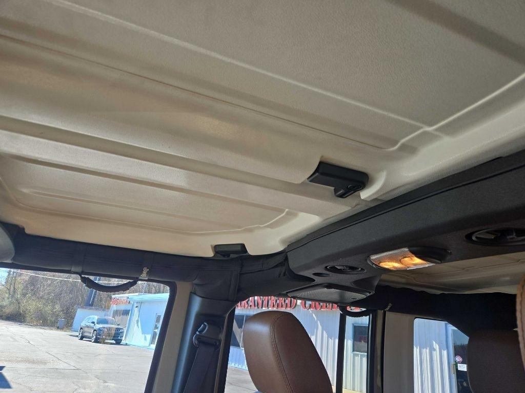 Jeep Wrangler Unlimited Sahara 4WD 2017