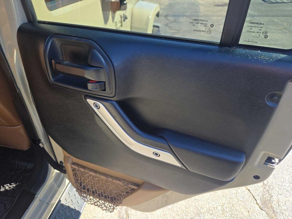 Jeep Wrangler Unlimited Sahara 4WD 2017