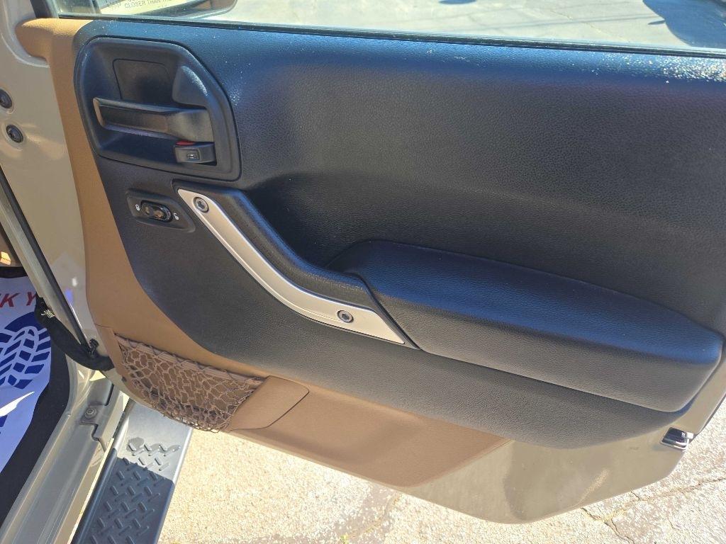 Jeep Wrangler Unlimited Sahara 4WD 2017