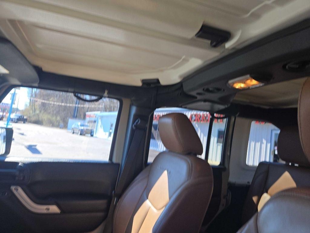 Jeep Wrangler Unlimited Sahara 4WD 2017