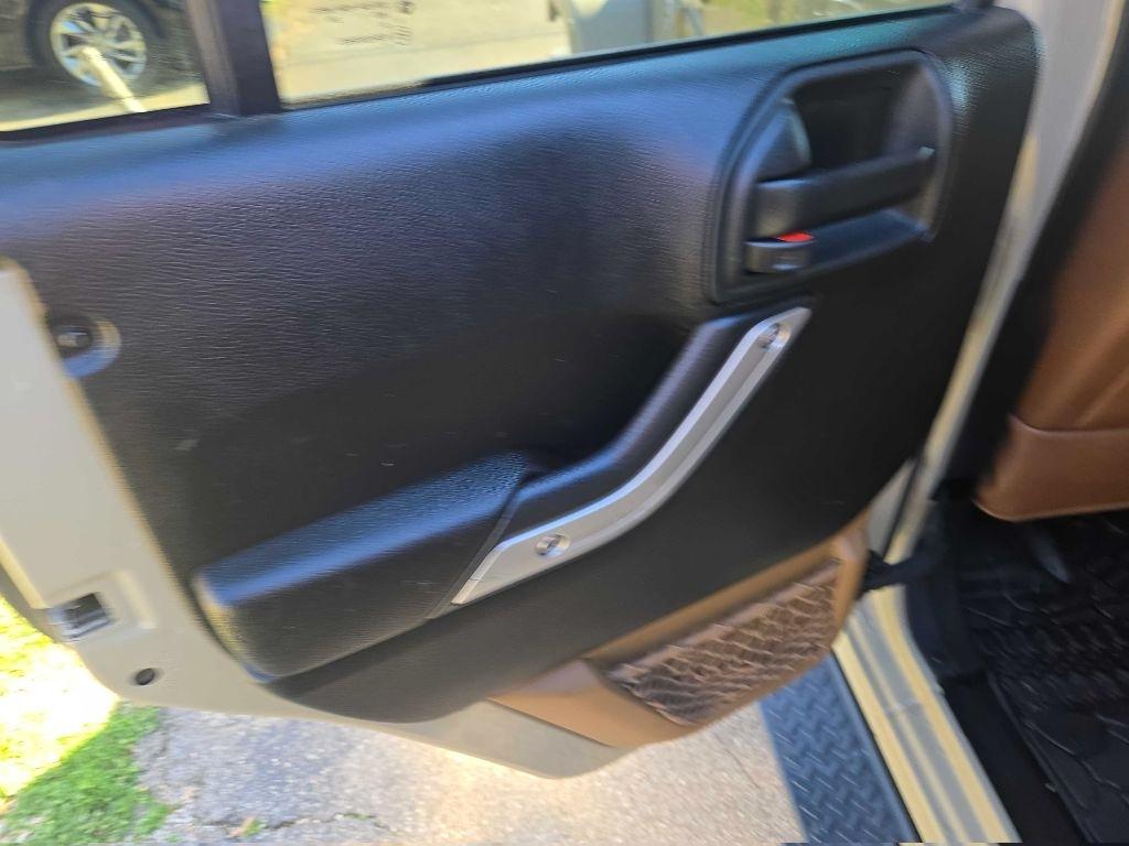 Jeep Wrangler Unlimited Sahara 4WD 2017