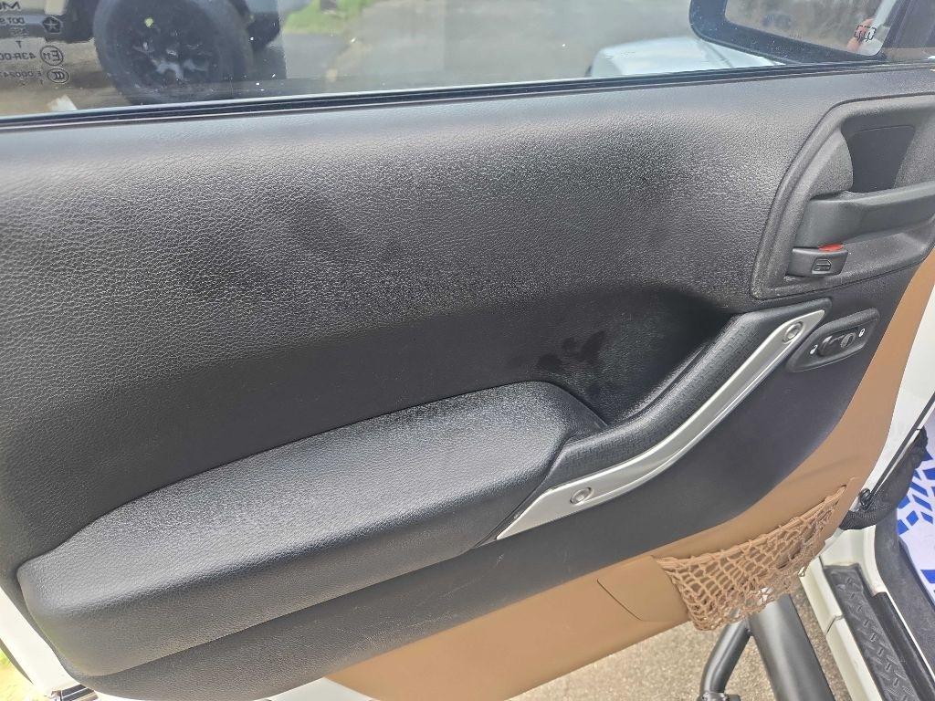 Jeep Wrangler Unlimited Sahara 4WD 2015