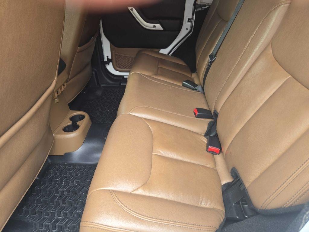 Jeep Wrangler Unlimited Sahara 4WD 2015