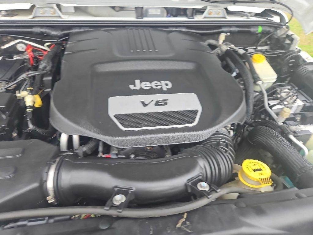 Jeep Wrangler Unlimited Sahara 4WD 2015