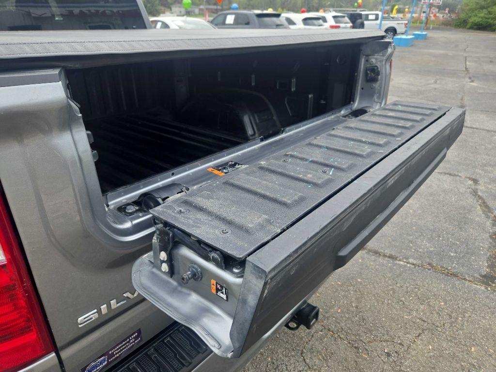 Chevrolet Silverado 1500 Custom Crew Cab 4WD 2023