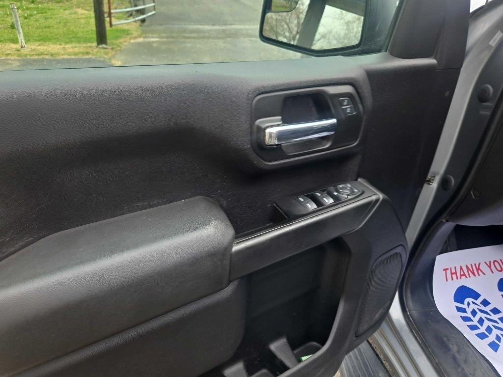 Chevrolet Silverado 1500 Custom Crew Cab 4WD 2023