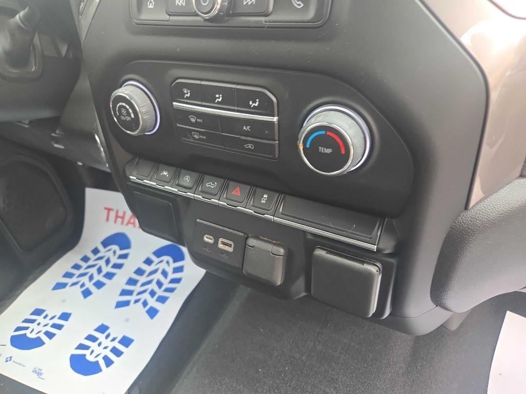 Chevrolet Silverado 1500 Custom Crew Cab 4WD 2023