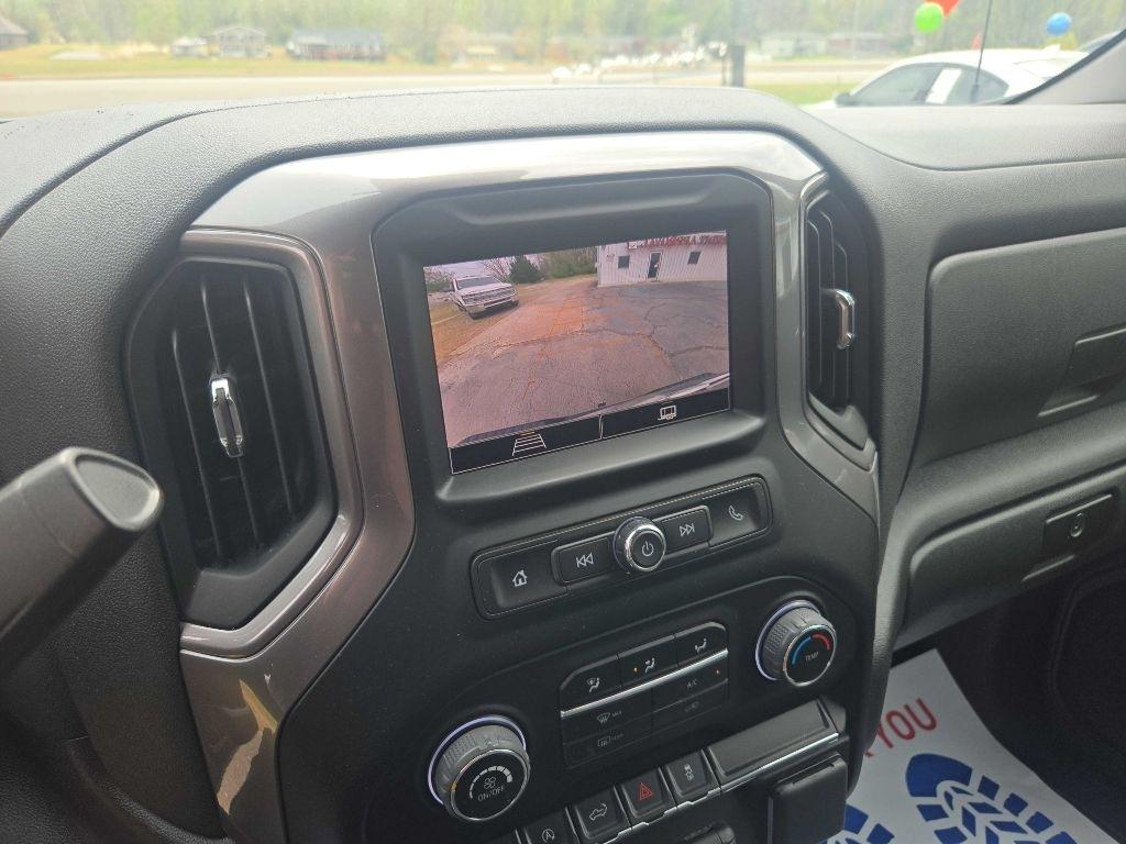 Chevrolet Silverado 1500 Custom Crew Cab 4WD 2023