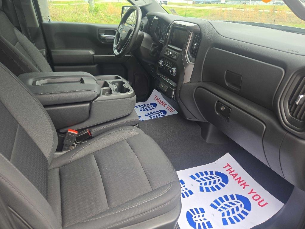 Chevrolet Silverado 1500 Custom Crew Cab 4WD 2023