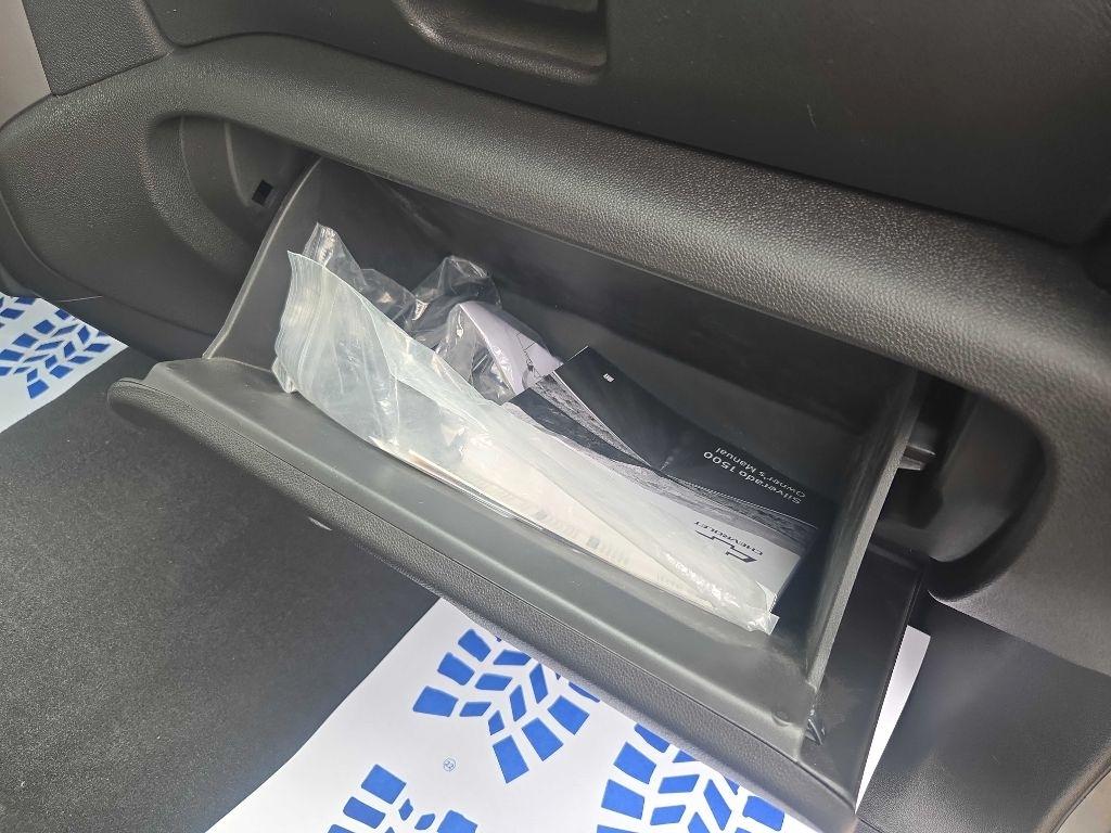 Chevrolet Silverado 1500 Custom Crew Cab 4WD 2023