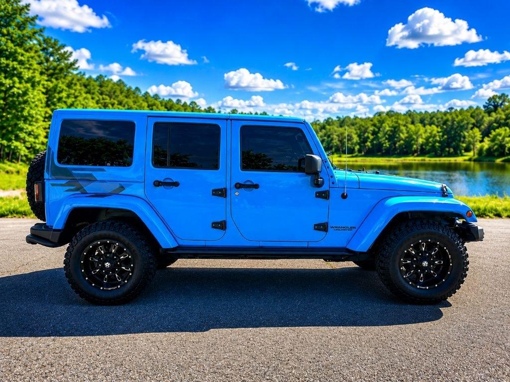 Jeep Wrangler Unlimited Sahara 4WD 2017
