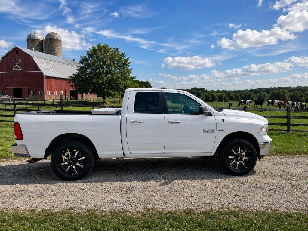 RAM 1500 SLT Quad Cab 4WD 2016