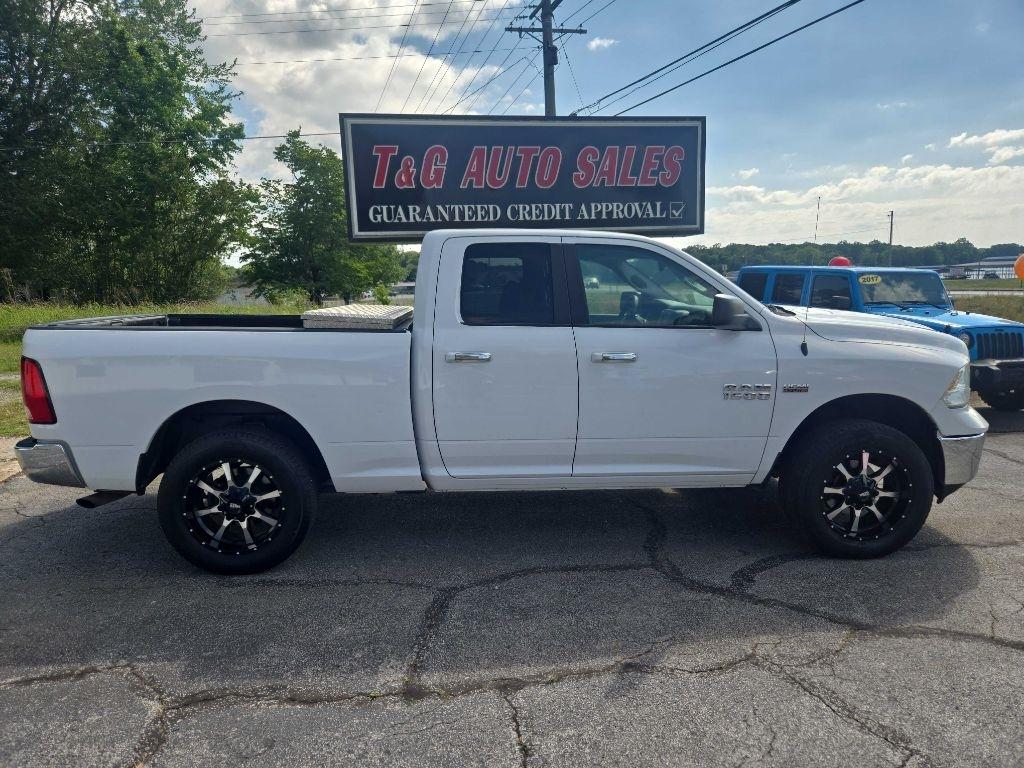 RAM 1500 SLT Quad Cab 4WD 2016