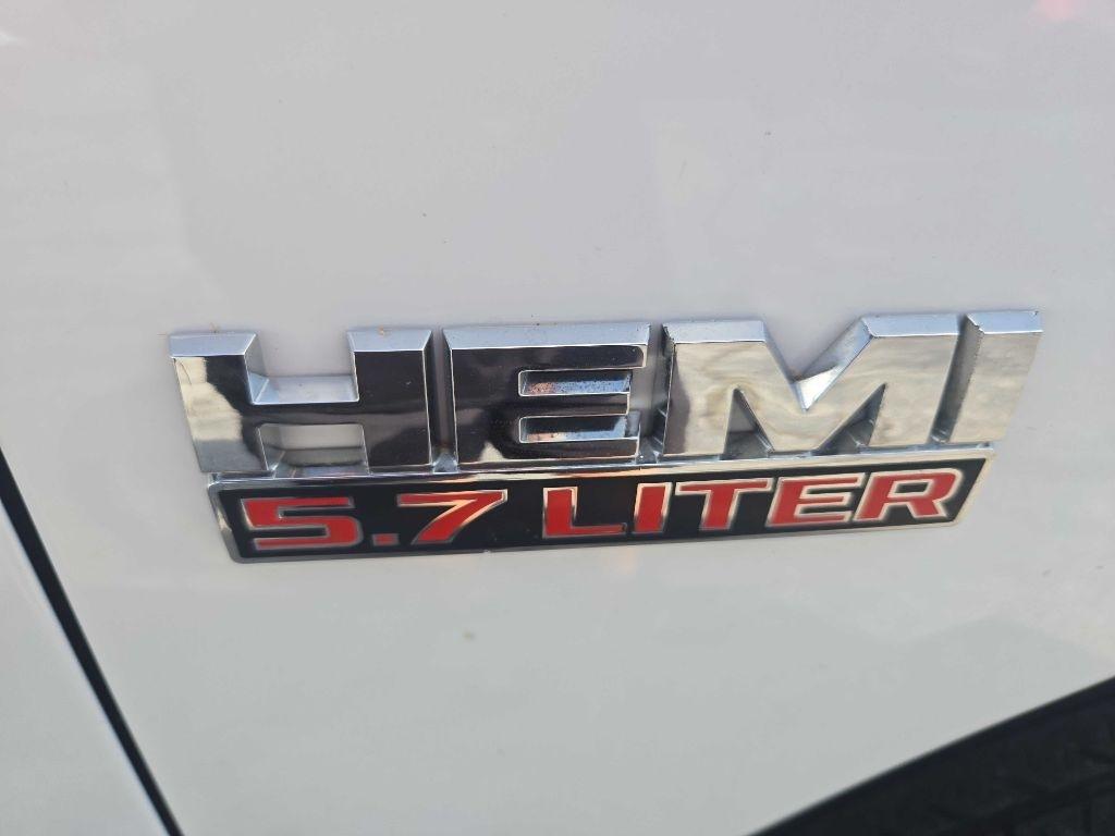 RAM 1500 SLT Quad Cab 4WD 2016