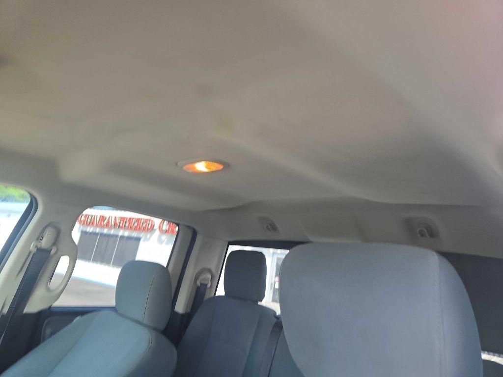 RAM 1500 SLT Quad Cab 4WD 2016