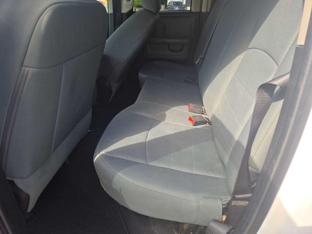 RAM 1500 SLT Quad Cab 4WD 2016