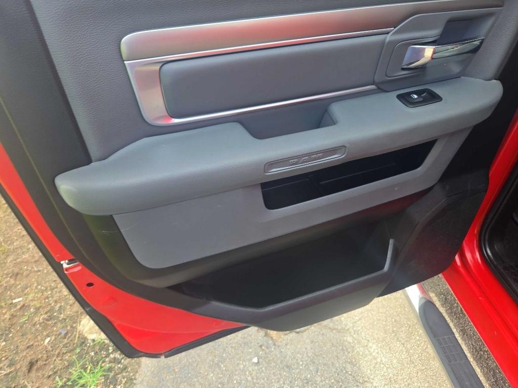 RAM 1500 Classic Tradesman Crew Cab LWB 4WD 2019