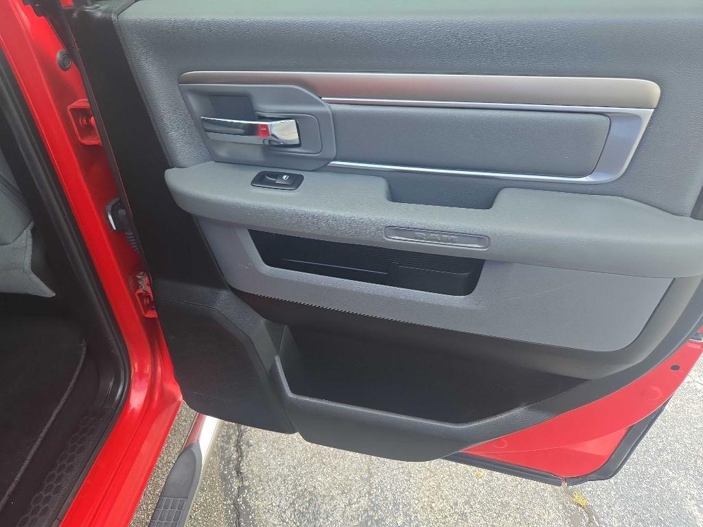 RAM 1500 Classic Tradesman Crew Cab LWB 4WD 2019