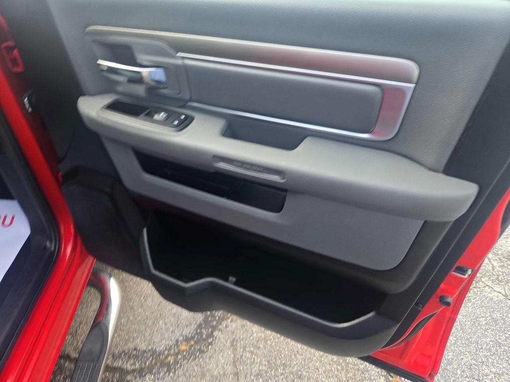 RAM 1500 Classic Tradesman Crew Cab LWB 4WD 2019