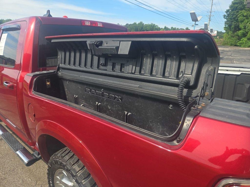 RAM 1500 Laramie Crew Cab SWB 4WD 2015