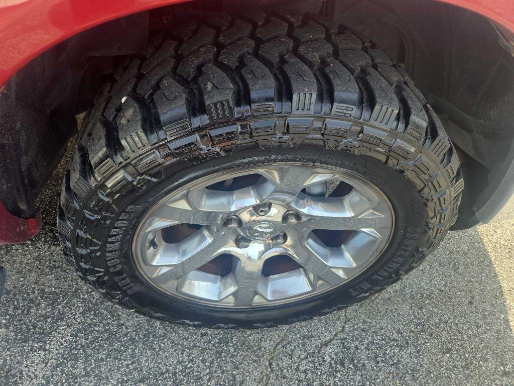 RAM 1500 Laramie Crew Cab SWB 4WD 2015