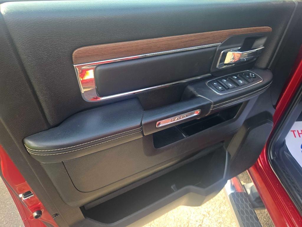 RAM 1500 Laramie Crew Cab SWB 4WD 2015