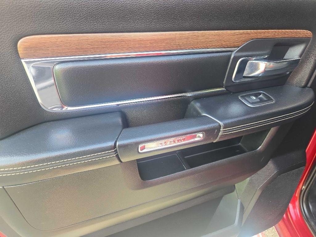 RAM 1500 Laramie Crew Cab SWB 4WD 2015