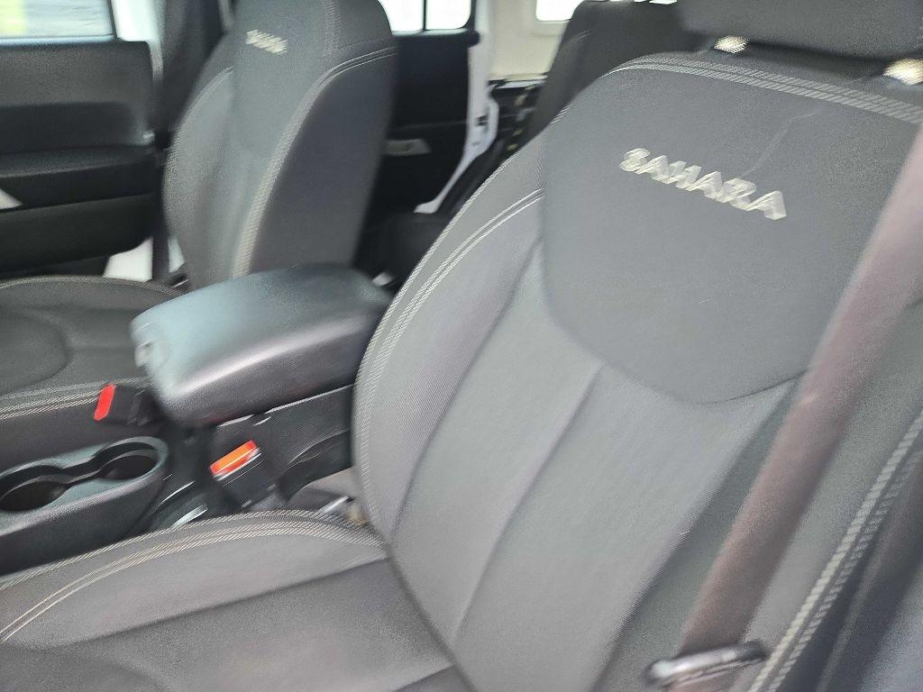 Jeep Wrangler Unlimited Sahara 4WD 2017