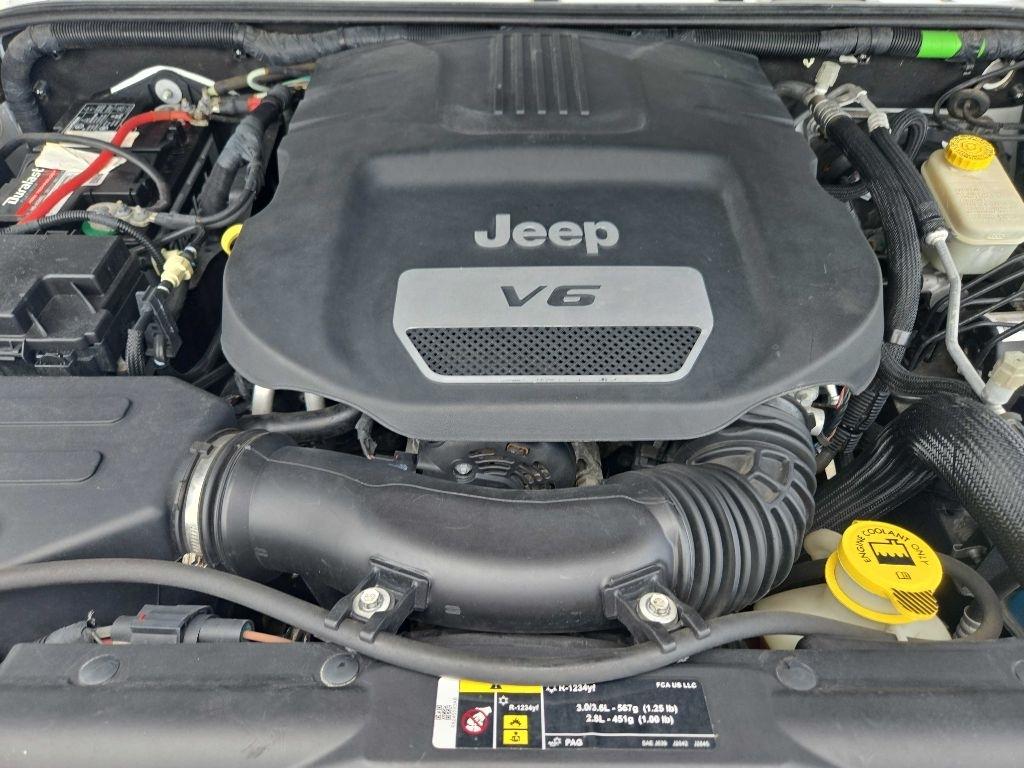 Jeep Wrangler Unlimited Sahara 4WD 2017