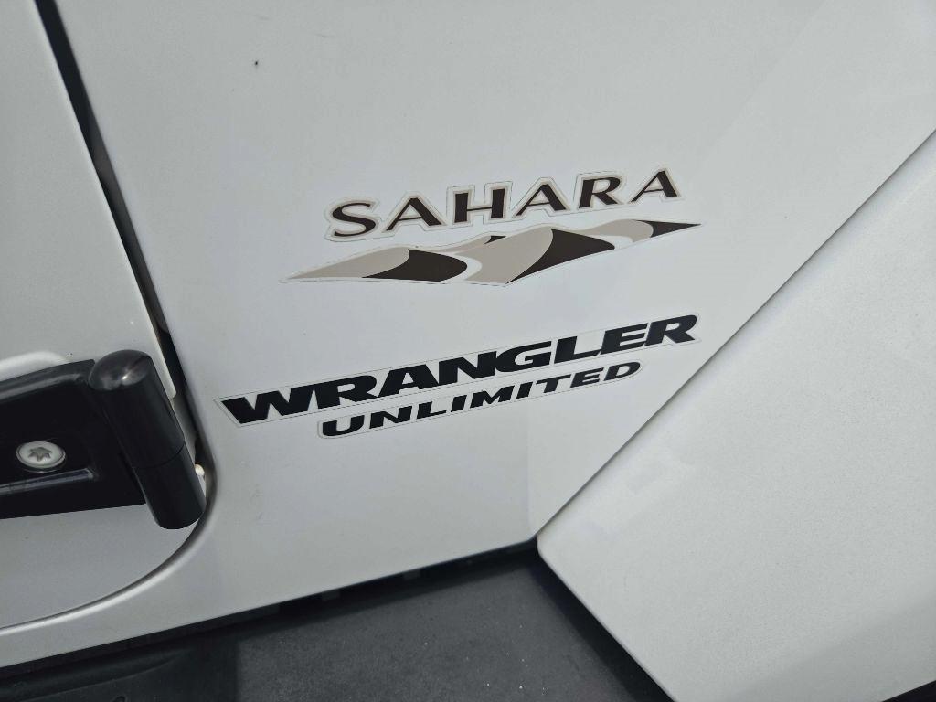 Jeep Wrangler Unlimited Sahara 4WD 2017