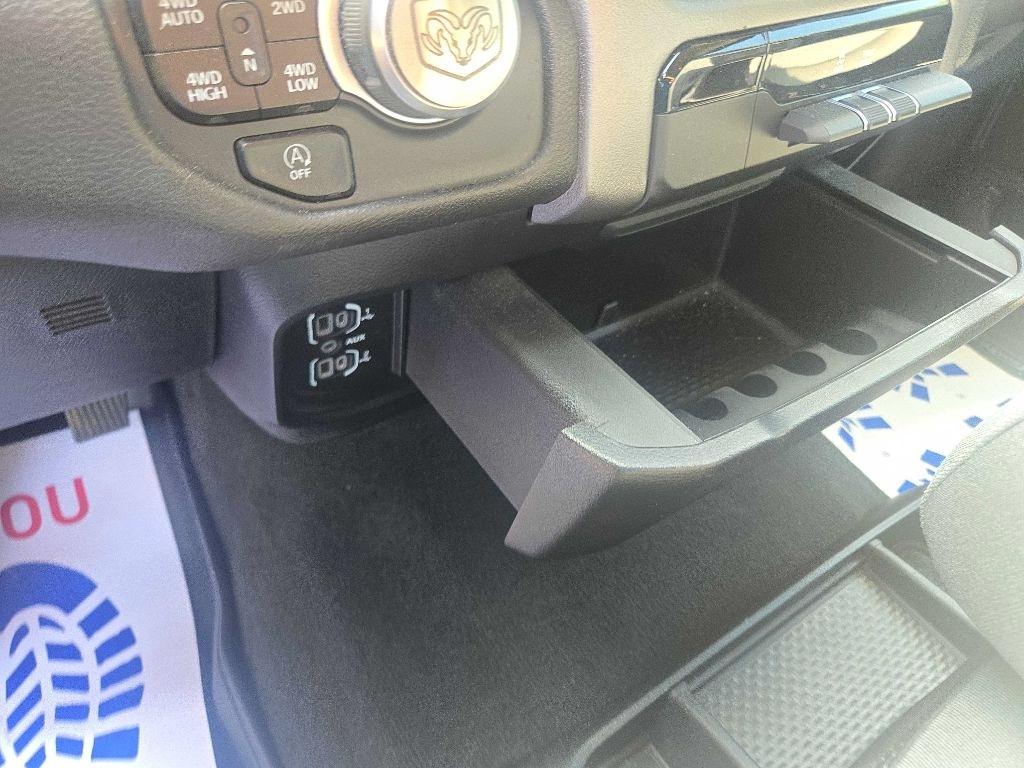 RAM 1500 Big Horn Quad Cab 4WD 2019