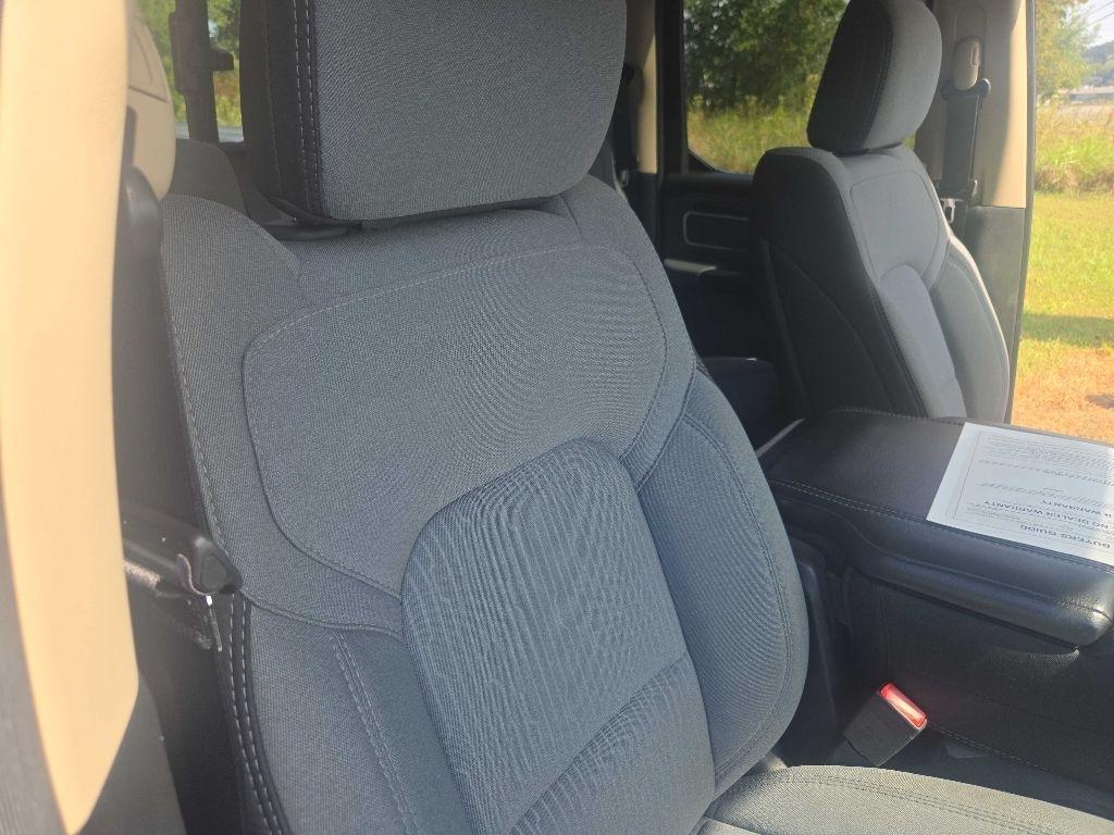 RAM 1500 Big Horn Quad Cab 4WD 2019