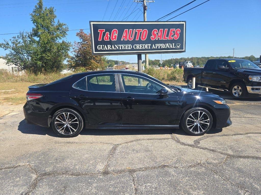 Toyota Camry SE 2018