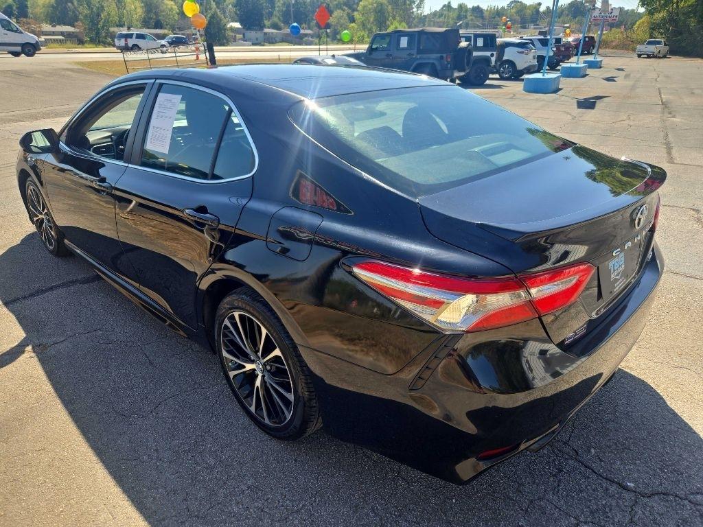 Toyota Camry SE 2018