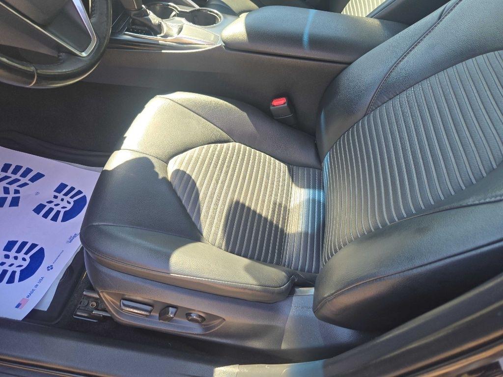 Toyota Camry SE 2018
