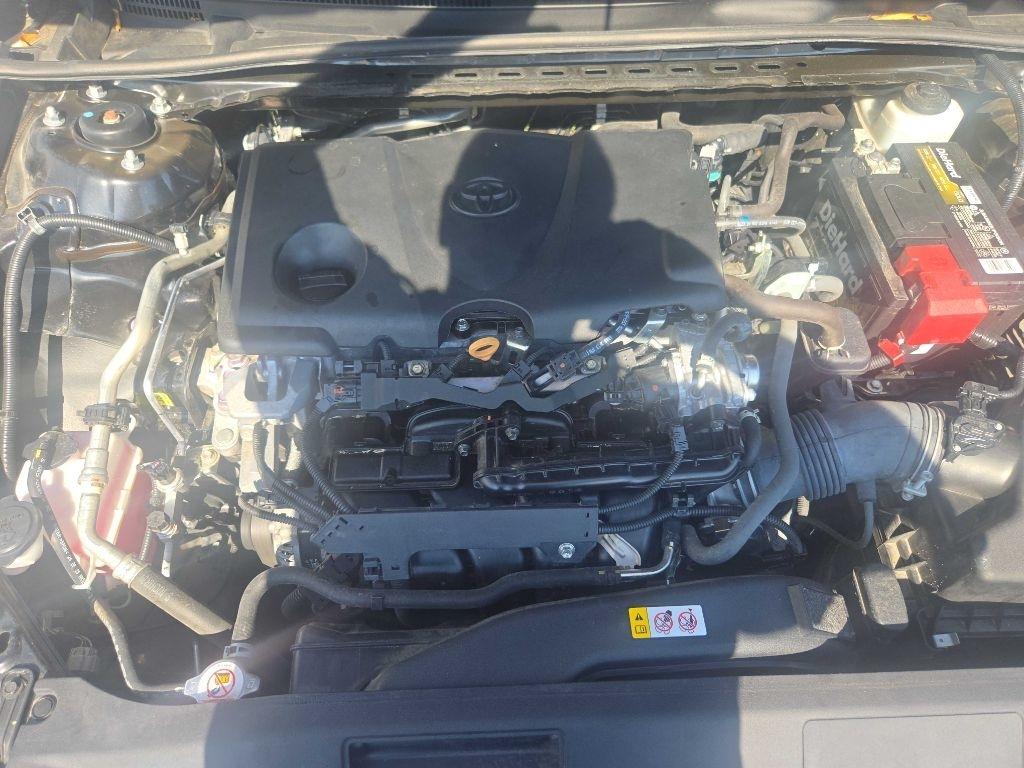 Toyota Camry SE 2021