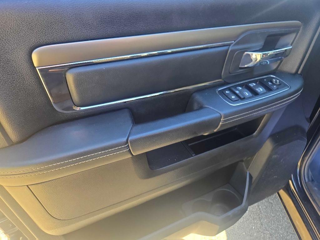 RAM 1500 Sport Crew Cab SWB 4WD 2016