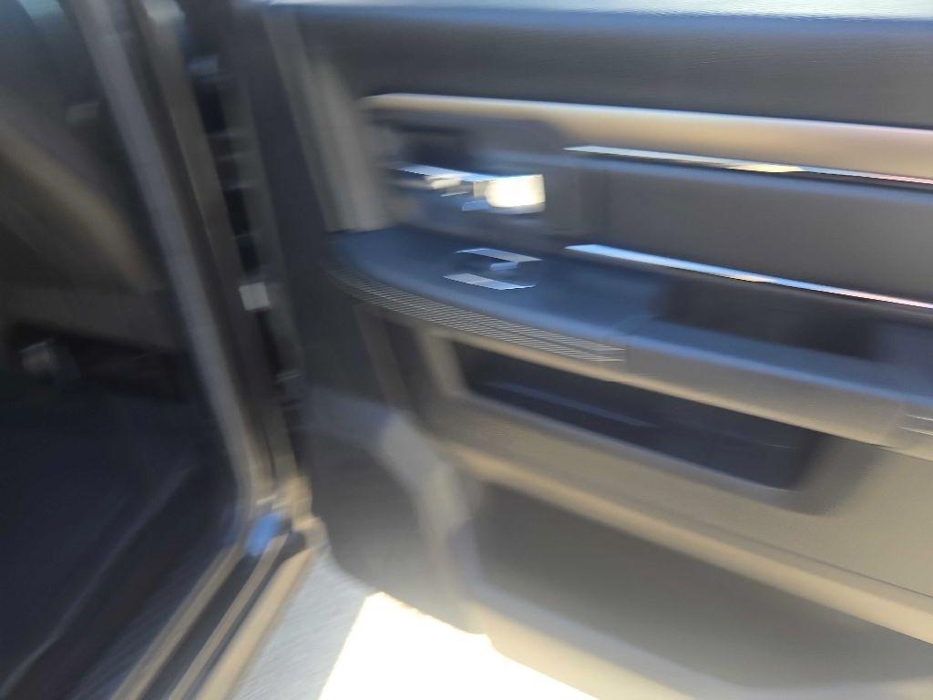 RAM 1500 Sport Crew Cab SWB 4WD 2016