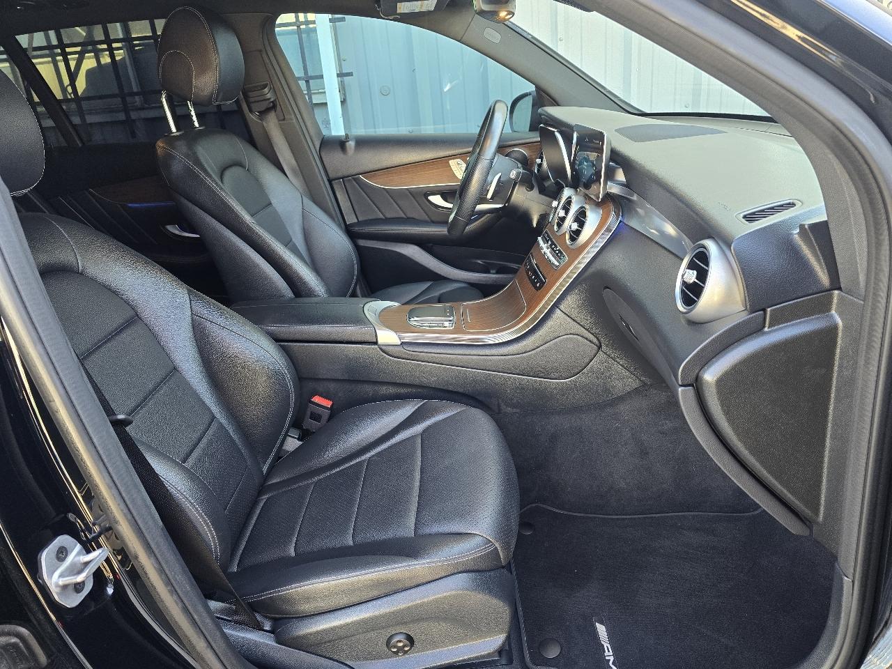 Mercedes-Benz GLC-Class  2022